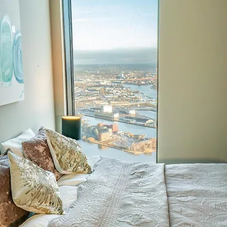 Daire Penthouse 70th Floor Karlatornet