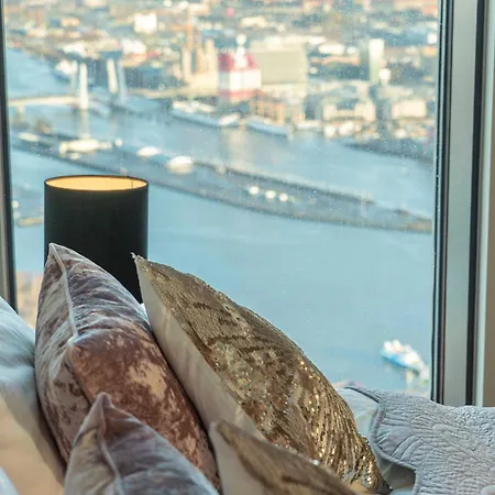 Penthouse 70th Floor Karlatornet Daire