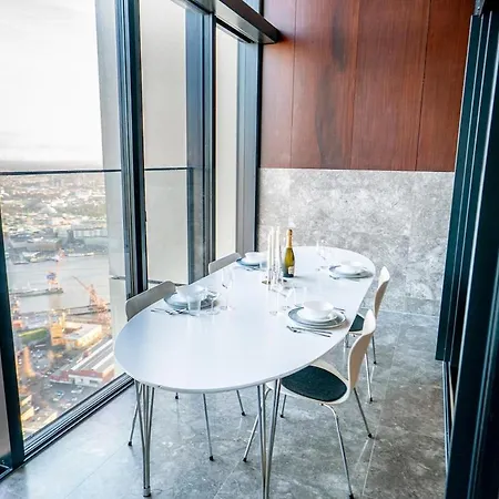 Penthouse 70th Floor Karlatornet Daire *
