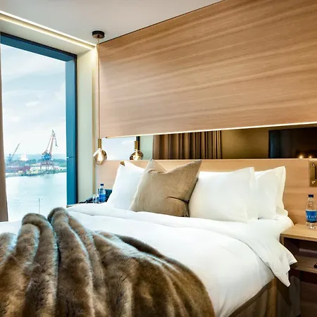 Riverton Hotell