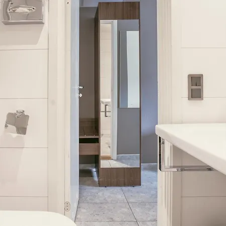 Hotel Apple & Konferens 3*