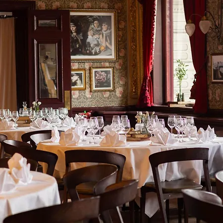 Pigalle Hotel