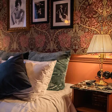 Pigalle Hotel