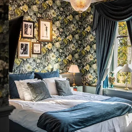 Pigalle Hotel 5*