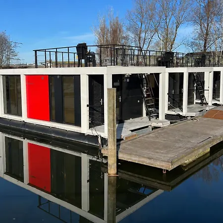 Botel La Mare