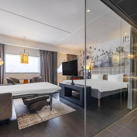 Otel Radisson Blu Riverside 4*