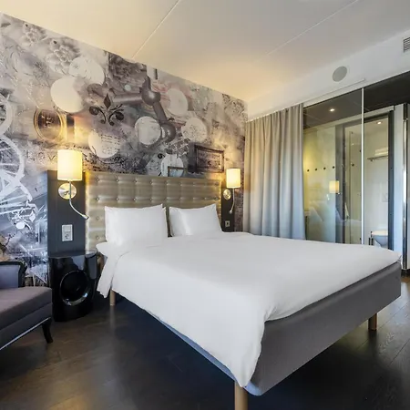 Radisson Blu Riverside 4*