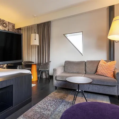 Otel Radisson Blu Riverside 4*