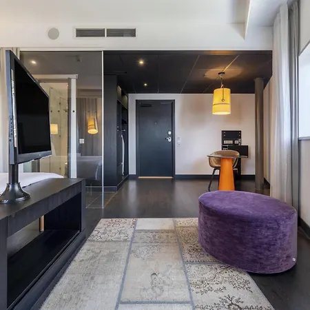 Radisson Blu Riverside 4*