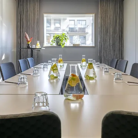 Otel Radisson Blu Riverside 4*