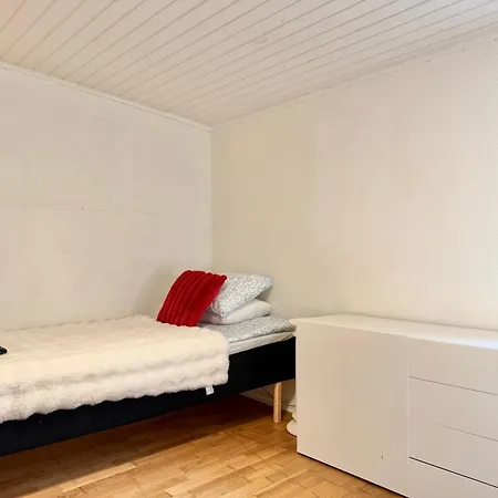 Workers - 5 Bedroom - 2 Bath - Volvo - Parking ヨーテボリ