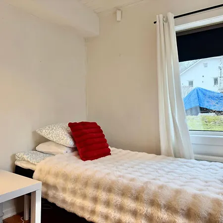 Workers - 5 Bedroom - 2 Bath - Volvo - Parking 別荘 ヨーテボリ