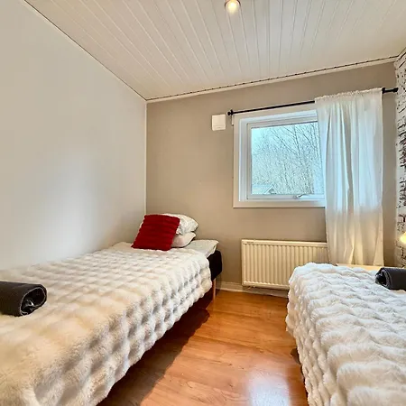 別荘 Workers - 5 Bedroom - 2 Bath - Volvo - Parking *