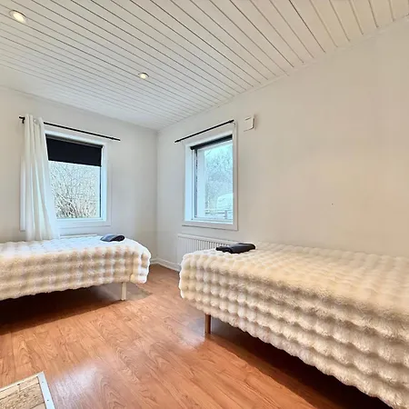 別荘 Workers - 5 Bedroom - 2 Bath - Volvo - Parking *