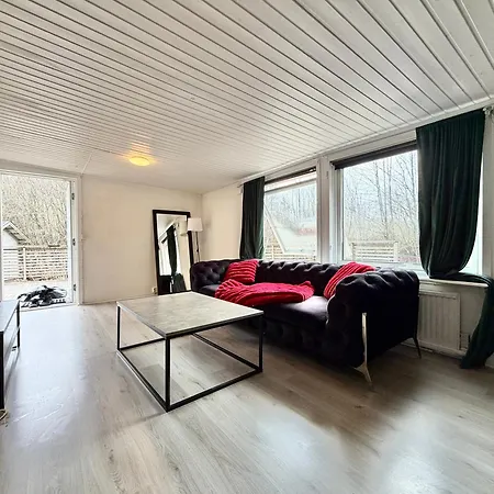 Workers - 5 Bedroom - 2 Bath - Volvo - Parking *