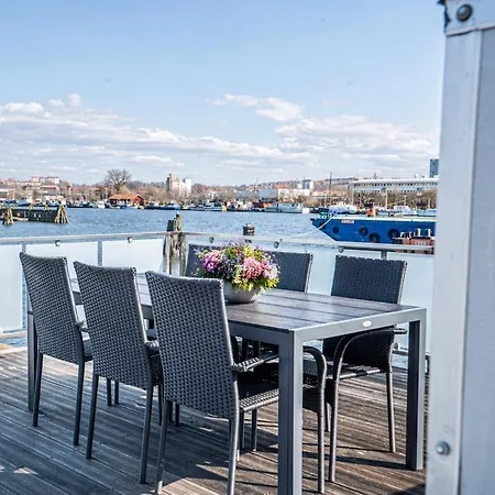 Botel Unique Houseboat Heart Of Gothenburg, Rooftop Deck
