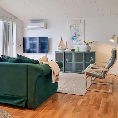 2 Bedroom Gorgeous In Torslanda