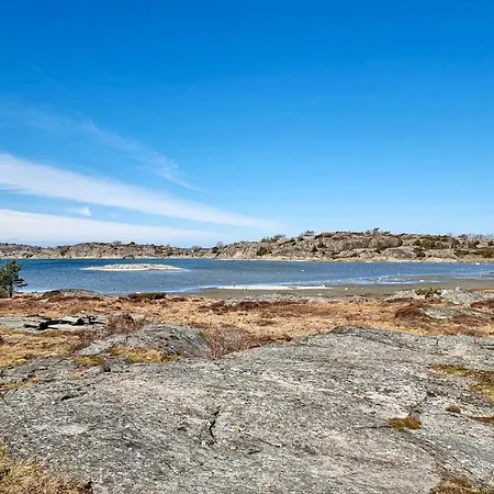 2 Bedroom Gorgeous In Torslanda Göteborg