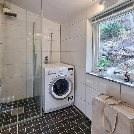 2 Bedroom Gorgeous In Torslanda *