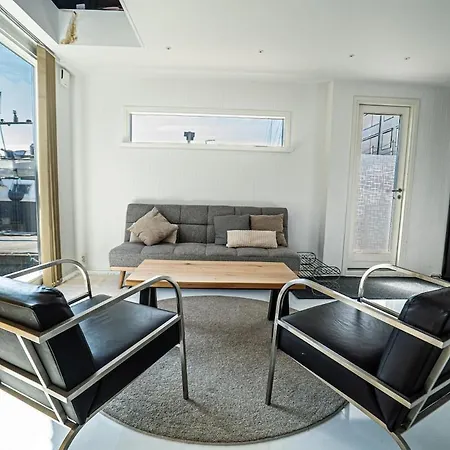 Unique Houseboat Heart Of Gothenburg, Rooftop Deck *