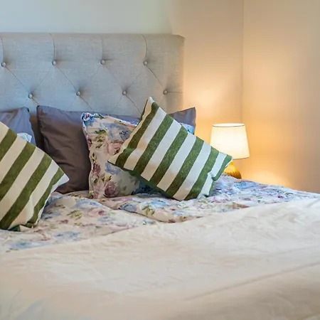 Avenyn Hideaway By Beyond With Big Balcony * Gothenburg