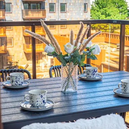 Avenyn Hideaway By Beyond With Big Balcony * Gothenburg