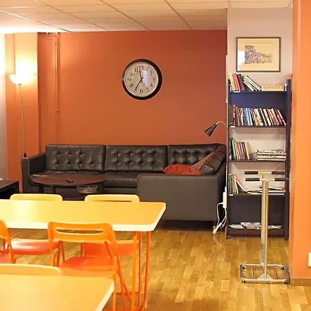 بيت شباب Spoton & Sportsbar غوتنبرغ