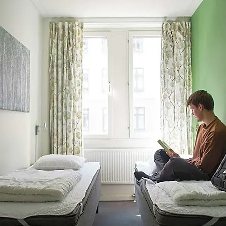 Slottsskogen Hotel 2*
