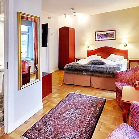 Royal Hotel