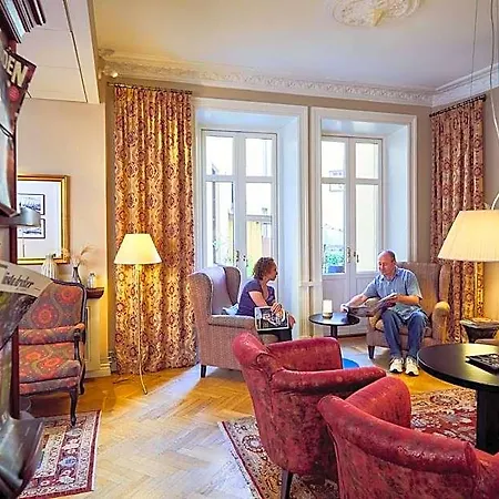 Royal Hotel 3*