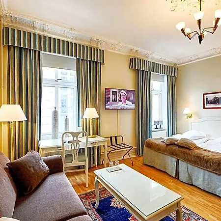 Royal Hotel