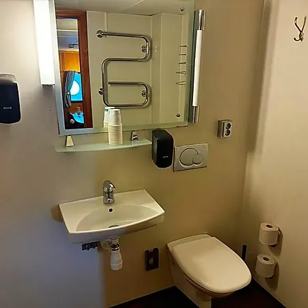 Barken Viking Båthotell 3*