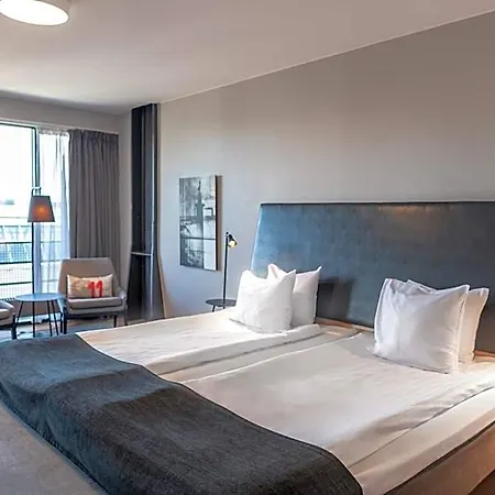 Hotel Quality 11 & Eriksbergshallen 4*