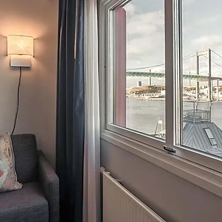 Quality Waterfront 4*