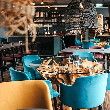 Charming With Complimentary Breakfast 3*