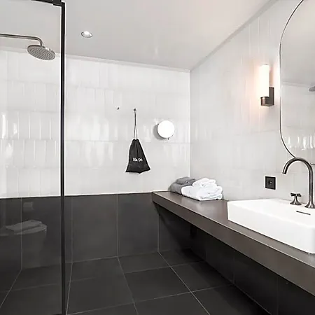 Clarion Karlatornet 4*