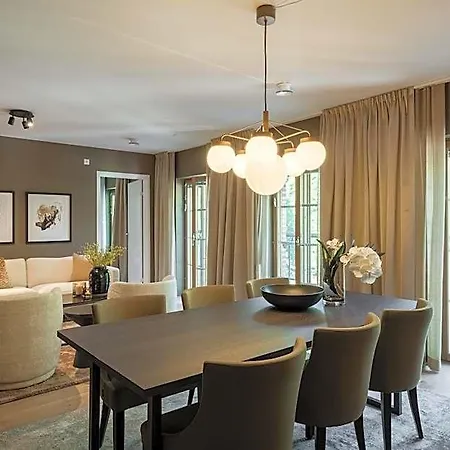 Live And Ekmanska Apart Otel 4*