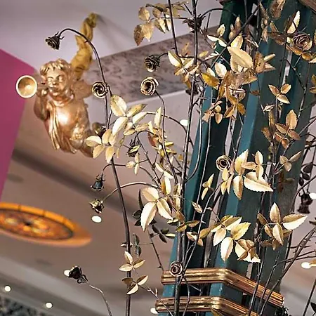 Dorsia & Restaurant