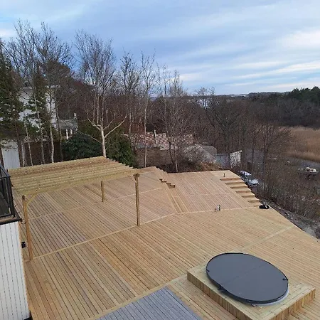 Seaside Panorama With Jetless Hot Tub Gotemburgo