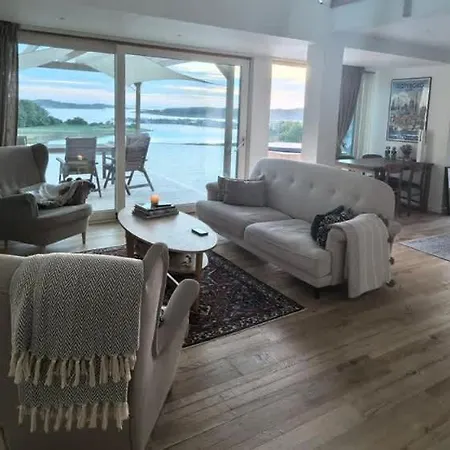 Seaside Panorama With Jetless Hot Tub Villa *
