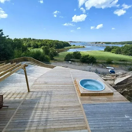 Villa Seaside Panorama With Jetless Hot Tub Gotemburgo