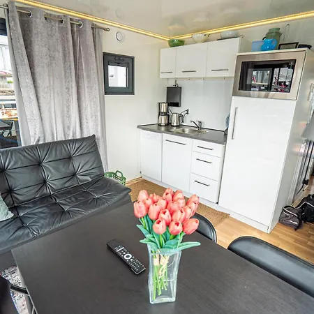 At Sea Houseboat With Rooftop In The Heart Of By Beyond غوتنبرغ