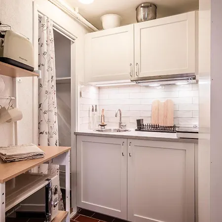 Local 1br Townhouse In Orgryte - Near * ヨーテボリ