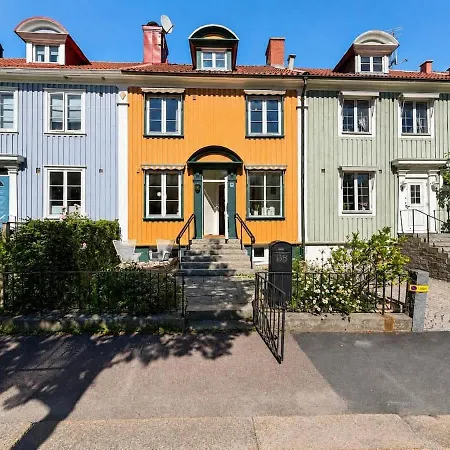 4 Bedroom Townhouse Near Liseberg With Free Parking For Families And Companies بيت للعطل *