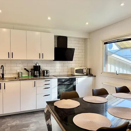 בית נופש 6 Bedroom For Workers With Free Parking *