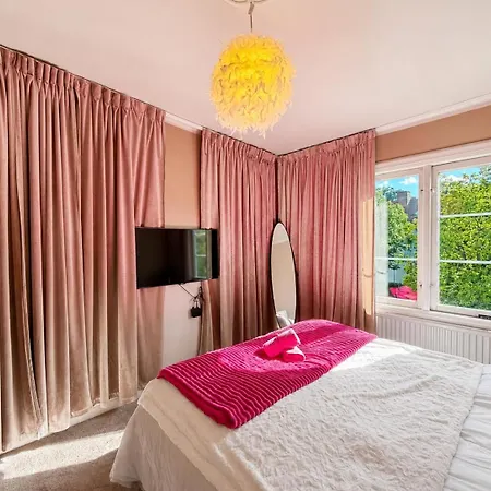 بيت للعطل 4 Bedroom Townhouse Near Liseberg With Free Parking For Families And Companies غوتنبرغ