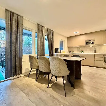 בית נופש Workers With 5 Bedrooms 8 Beds 2 Bath And Free Parking *