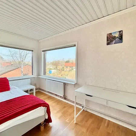 6 Bedroom For Workers With Free Parking *
