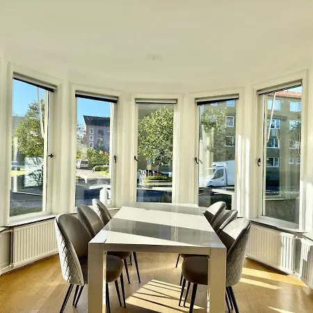 בית נופש Huge Workers & Family With 3 Floors 2 Kitchens & 3 Bathrooms *