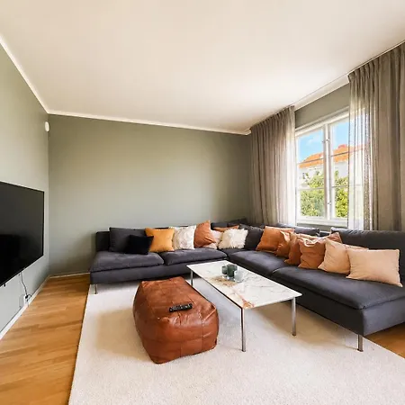 4 Bedroom Townhouse Near Liseberg With Free Parking For Families And Companies بيت للعطل غوتنبرغ